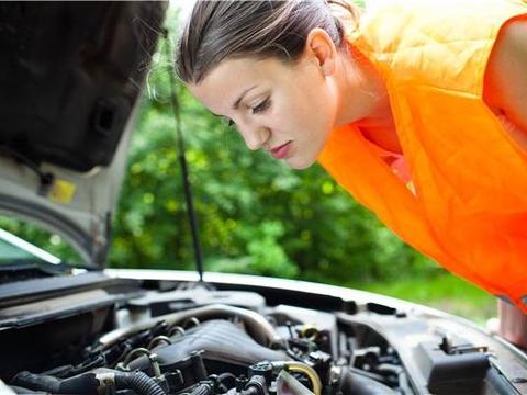 很多车主不知道有这个宝贝，女司机都会用的汽车电池救援神器