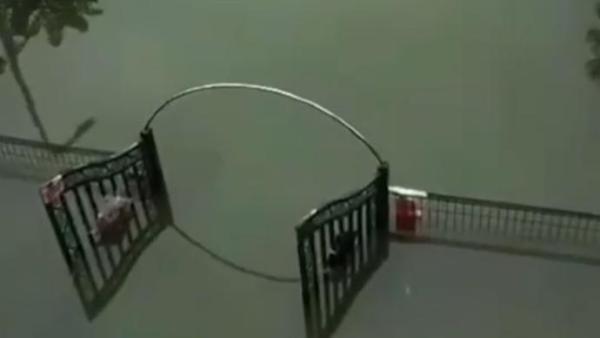 新乡村民：村里水深2米多