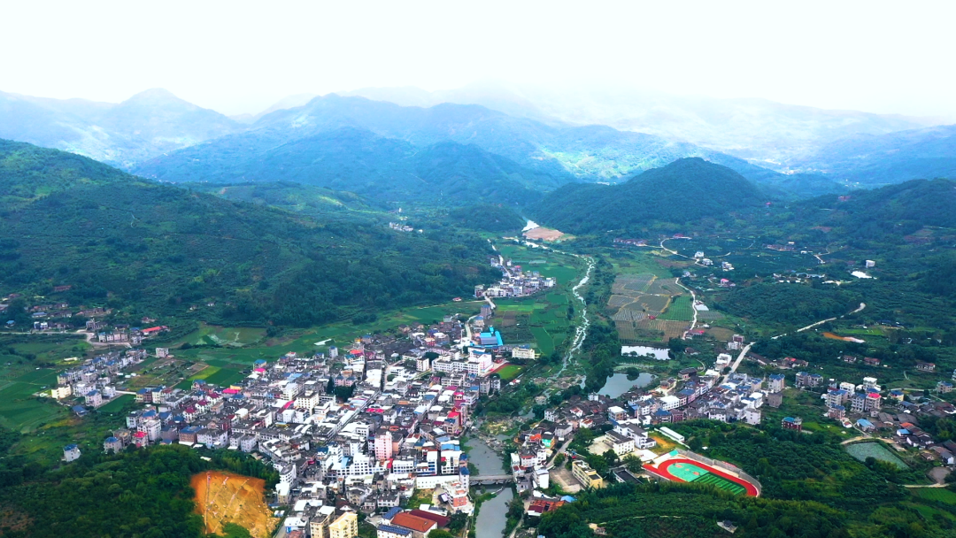 一都镇地处福清市西北部山区   东接镜洋镇