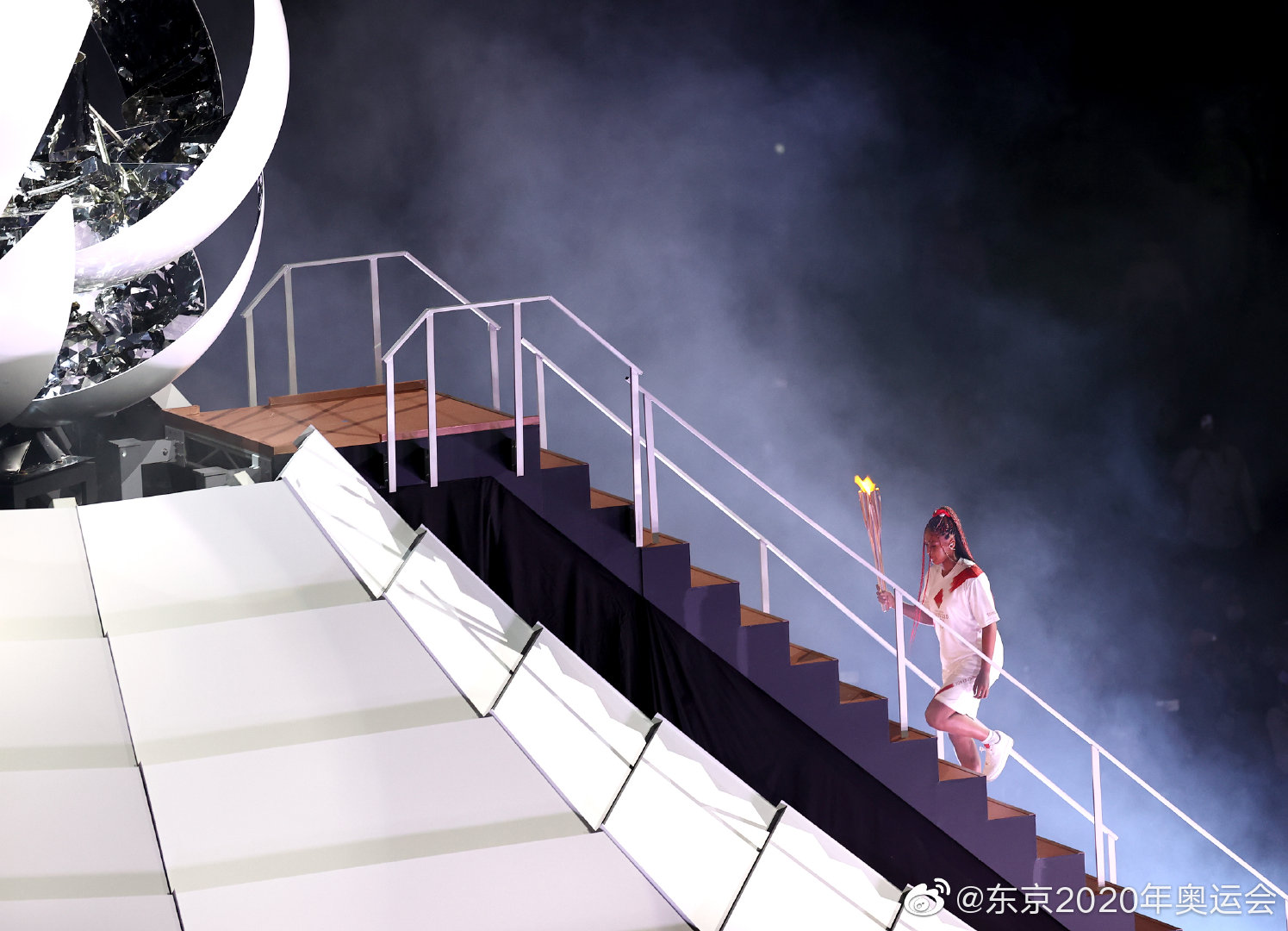 大坂直美点燃“富士山”主火炬,“超级变变变”好评!细数东京奥运会开幕式亮点休闲区蓝鸢梦想 - Www.slyday.coM 大坂直美点燃“富士山”主火炬,“超级变变变”好评!细数东京奥运会开幕式亮点休闲区蓝鸢梦想 - Www.slyday.coM