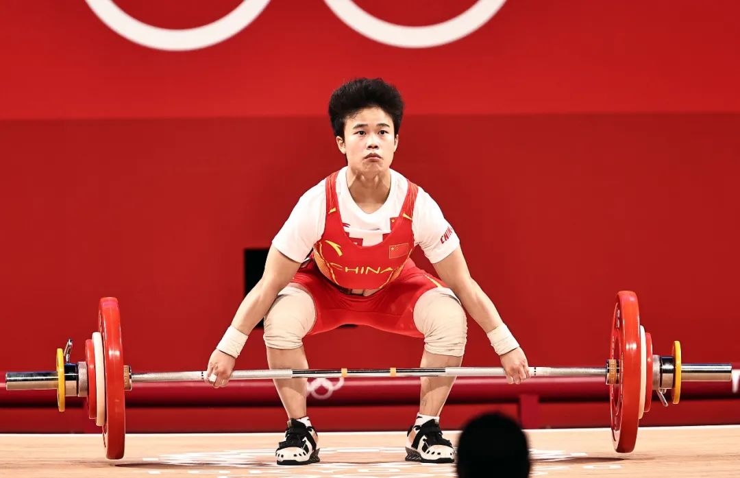 2021年7月24日,日本,2020东京奥运会举重女子49公斤级,中国选手