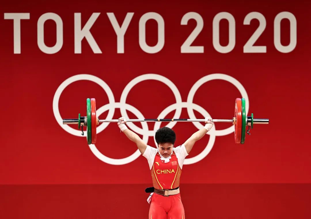 2021年7月24日,日本,2020东京奥运会举重女子49公斤级,中国选手