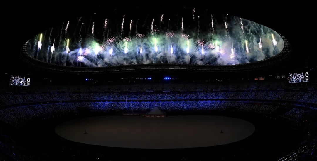 东京奥运会开幕——“中国红”惊艳亮相！入场礼服大有玄机