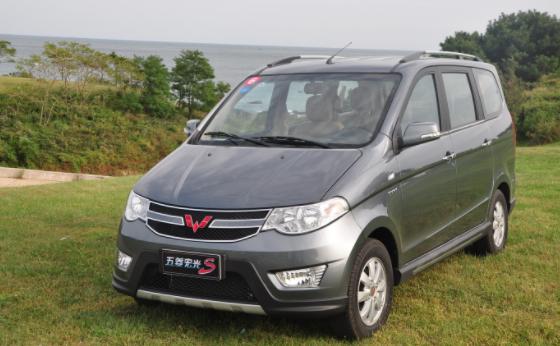 男子7天花费1万块改装五菱宏光S,改完后被妻子吐槽闲得发慌!休闲区蓝鸢梦想 - Www.slyday.coM 男子7天花费1万块改装五菱宏光S,改完后被妻子吐槽闲得发慌!休闲区蓝鸢梦想 - Www.slyday.coM