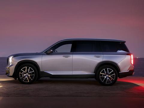 第二代广汽传祺GS8发布 网友：设计过度了