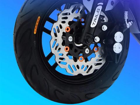 台铃XT-S与五羊-本田U-be，配置有何差异？你更看好哪款车型？