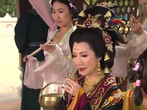 宫心计宫女发现郭太后凤钗有血因太后盛怒