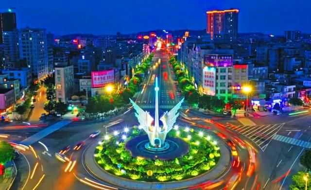 广东廉江市七普数据:2个街道常住人口超10万,3个镇超9