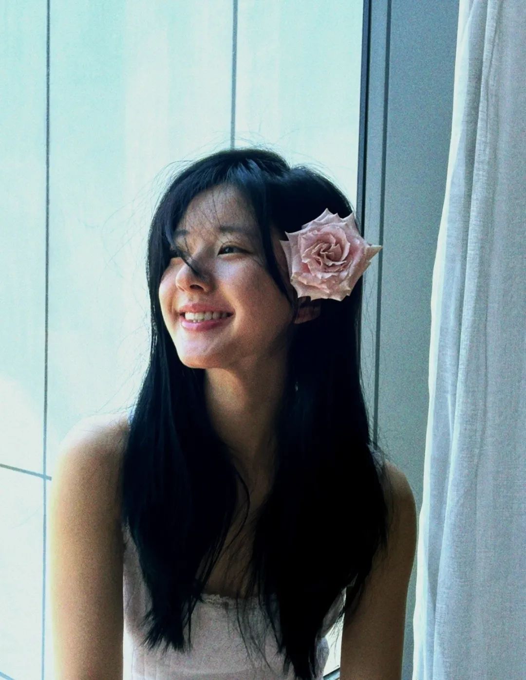 9岁星女郎出道拿金像奖，今却给赵露思做配，徐娇一手好牌打稀烂