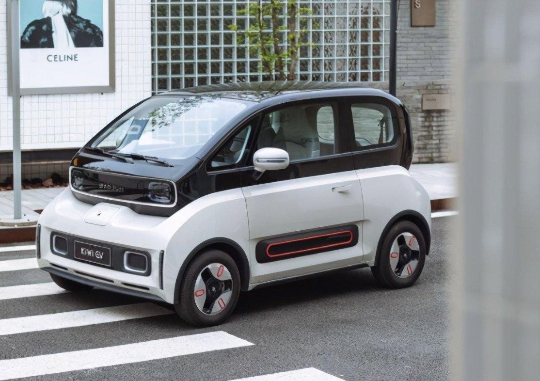五菱迷你mini续航,五菱迷你mini 豪华版"五菱宏光mini ev",续航305km,标配双气囊独立悬挂