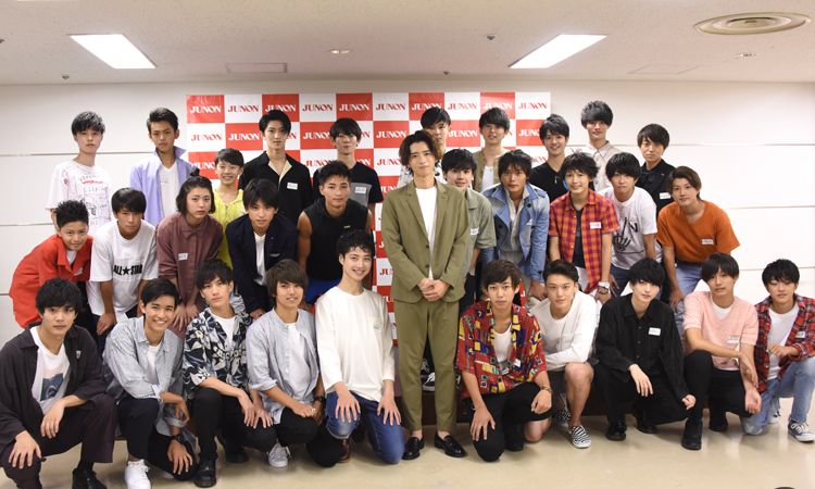 虽然还是个新人,但是前田拳太郎所属的事务所ldh同时也是《假面骑士剑