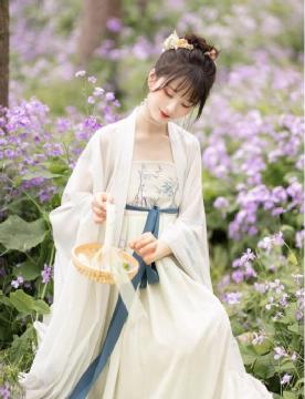 丸子头也能搭配汉服?其实汉服完全不挑发型的