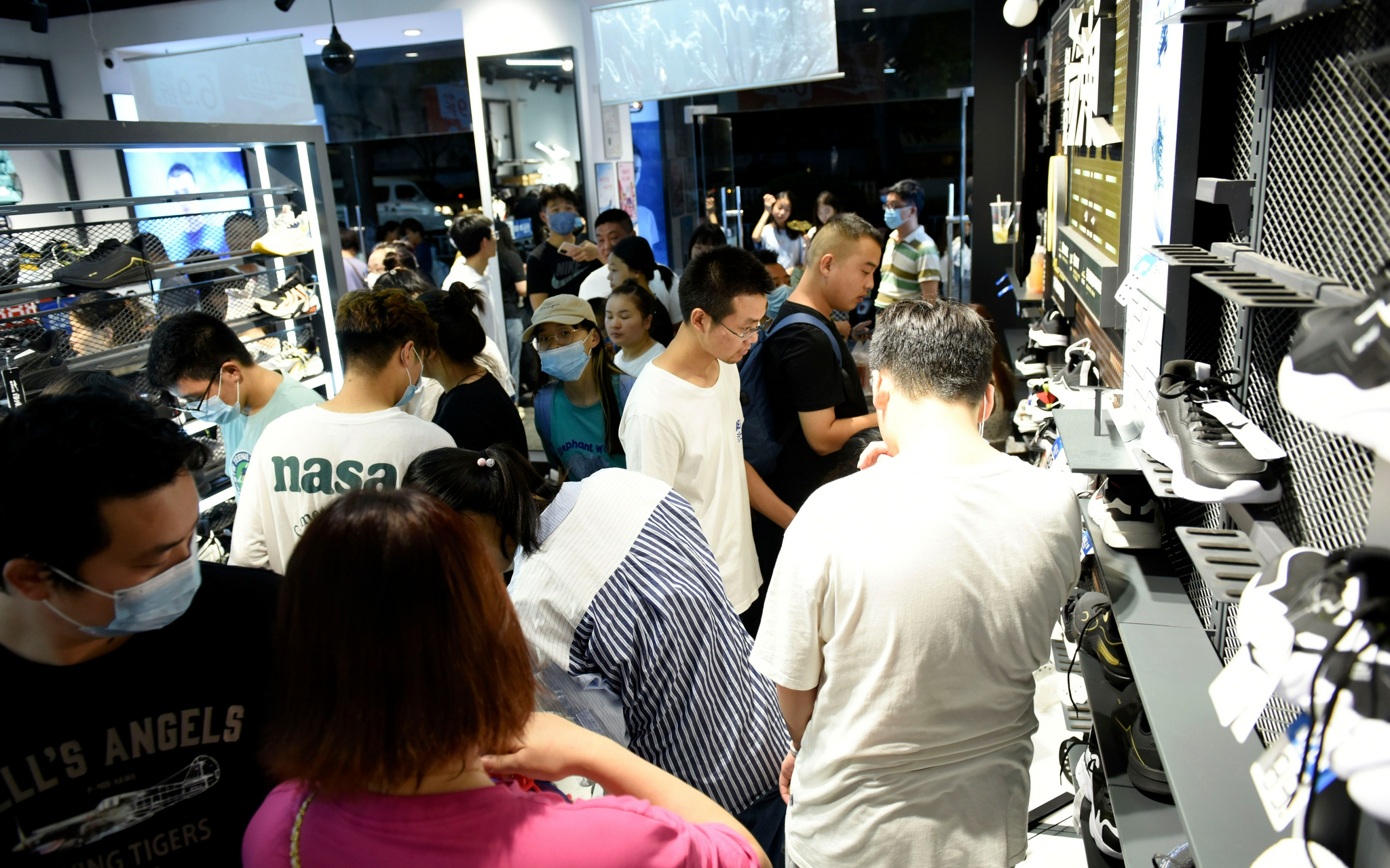 新闻8点见丨南京疫情传播链再延长 禄口机场已全面封闭管理休闲区蓝鸢梦想 - Www.slyday.coM 新闻8点见丨南京疫情传播链再延长 禄口机场已全面封闭管理休闲区蓝鸢梦想 - Www.slyday.coM