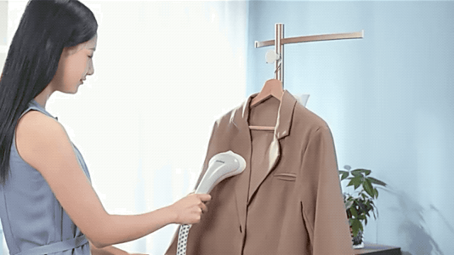我家的衣帽架,会熨衣服|衣服|挂烫机|水箱_新浪新闻