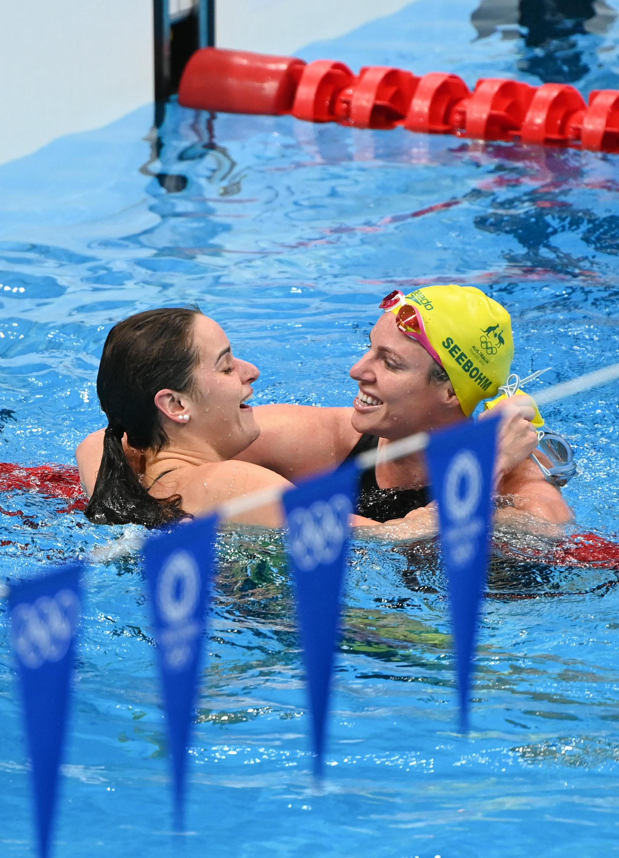 游泳——女子100米仰泳:澳大利亚选手麦基翁夺冠