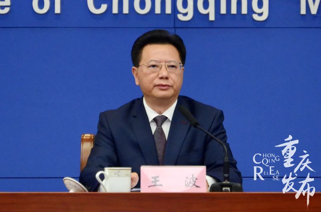 王波介绍相关情况 龚浩月 摄