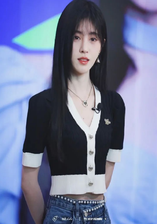 鞠婧祎