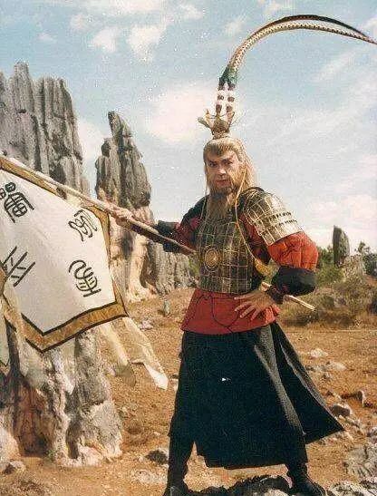 “通臂猿猴”郭政鸿去拜观音,敲锣打鼓舞狮子,阵仗不小郭政鸿猿猴武师