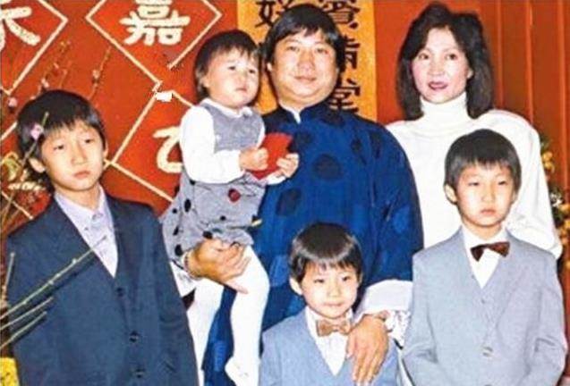 洪金宝前妻罕见现身离婚29年至今仍单身与子女关系融洽