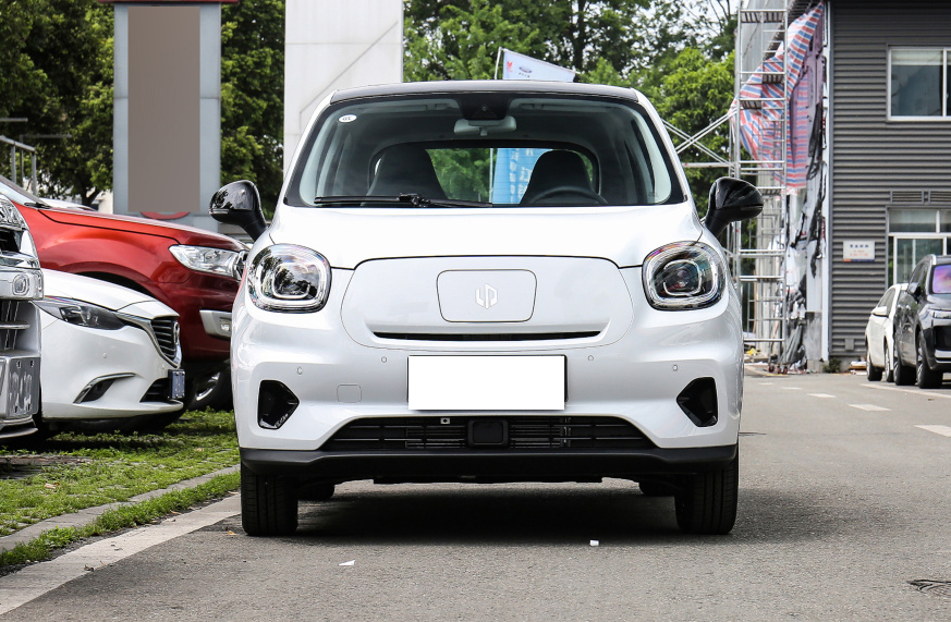 不用加油,续航305km,造型个性漂亮,宝骏新车力压零跑t03
