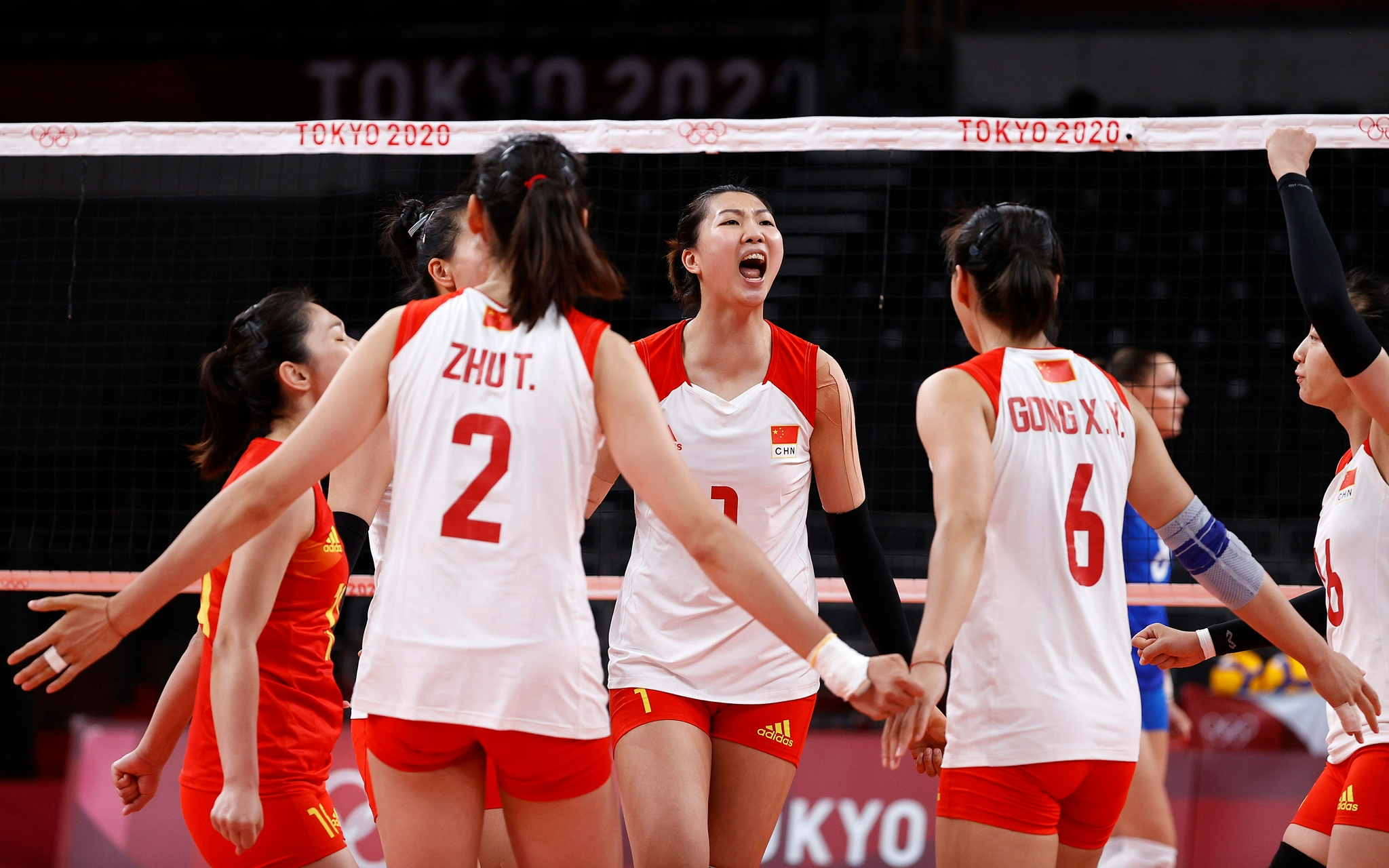 中国女排2比3不敌俄罗斯奥委会队遭遇三连败，出线形势岌岌可危_京报网