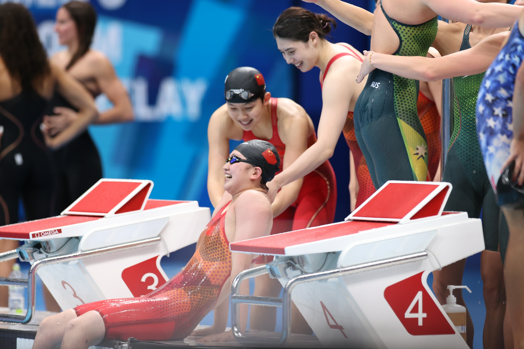 游泳——女子4x200米自由泳接力决赛:中国队夺冠