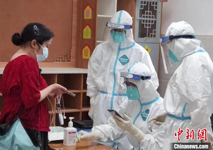 江苏大学611名师生连夜奔赴南京,支援抗疫工作。 江苏大学供图