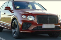 视频：宾利将推出旗下第一款插电混合动力的SUV车型，新车被命名为宾利添越