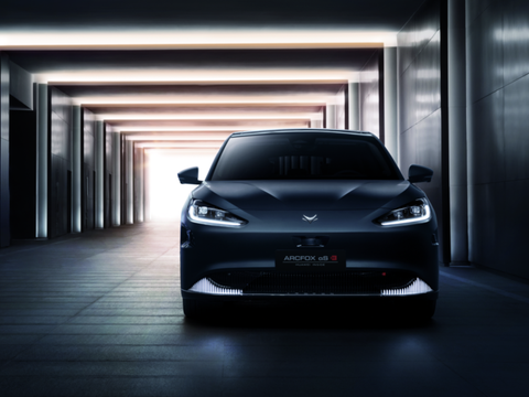 阵前换将，华为造车能逃离被围攻的局面吗？