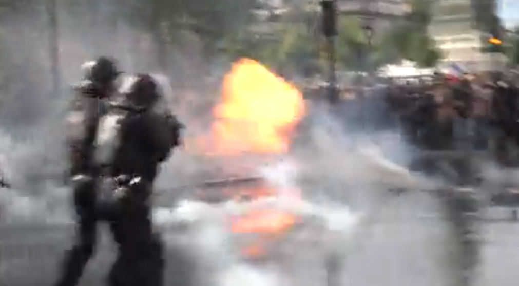 巴黎街头，抗议现场视频截图