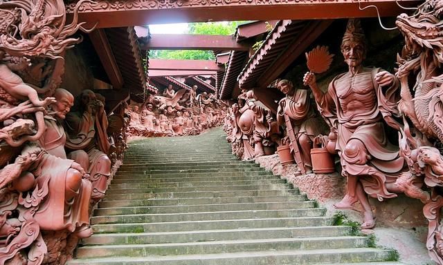 规模宏伟的绵阳圣水寺