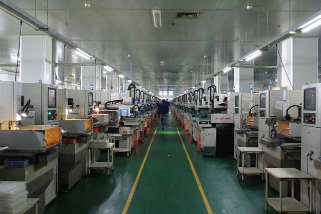 从打工女到千亿富豪,白手起家的她,是如何实现人生逆袭的?休闲区蓝鸢梦想 - Www.slyday.coM 从打工女到千亿富豪,白手起家的她,是如何实现人生逆袭的?休闲区蓝鸢梦想 - Www.slyday.coM