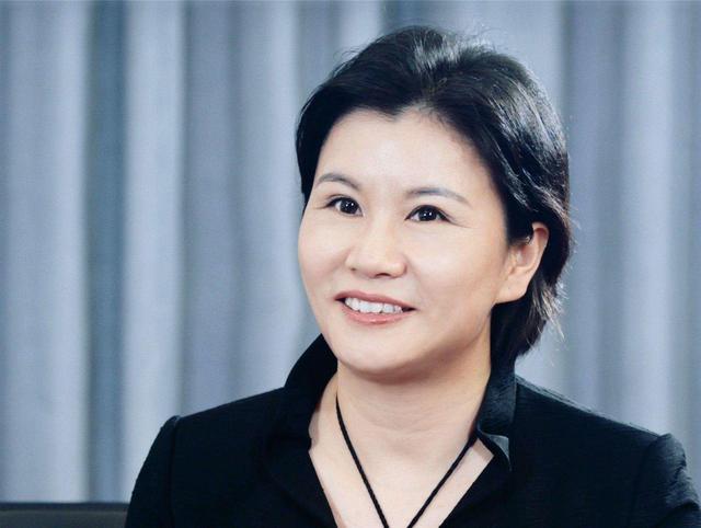 从打工女到千亿富豪,白手起家的她,是如何实现人生逆袭的?休闲区蓝鸢梦想 - Www.slyday.coM 从打工女到千亿富豪,白手起家的她,是如何实现人生逆袭的?休闲区蓝鸢梦想 - Www.slyday.coM