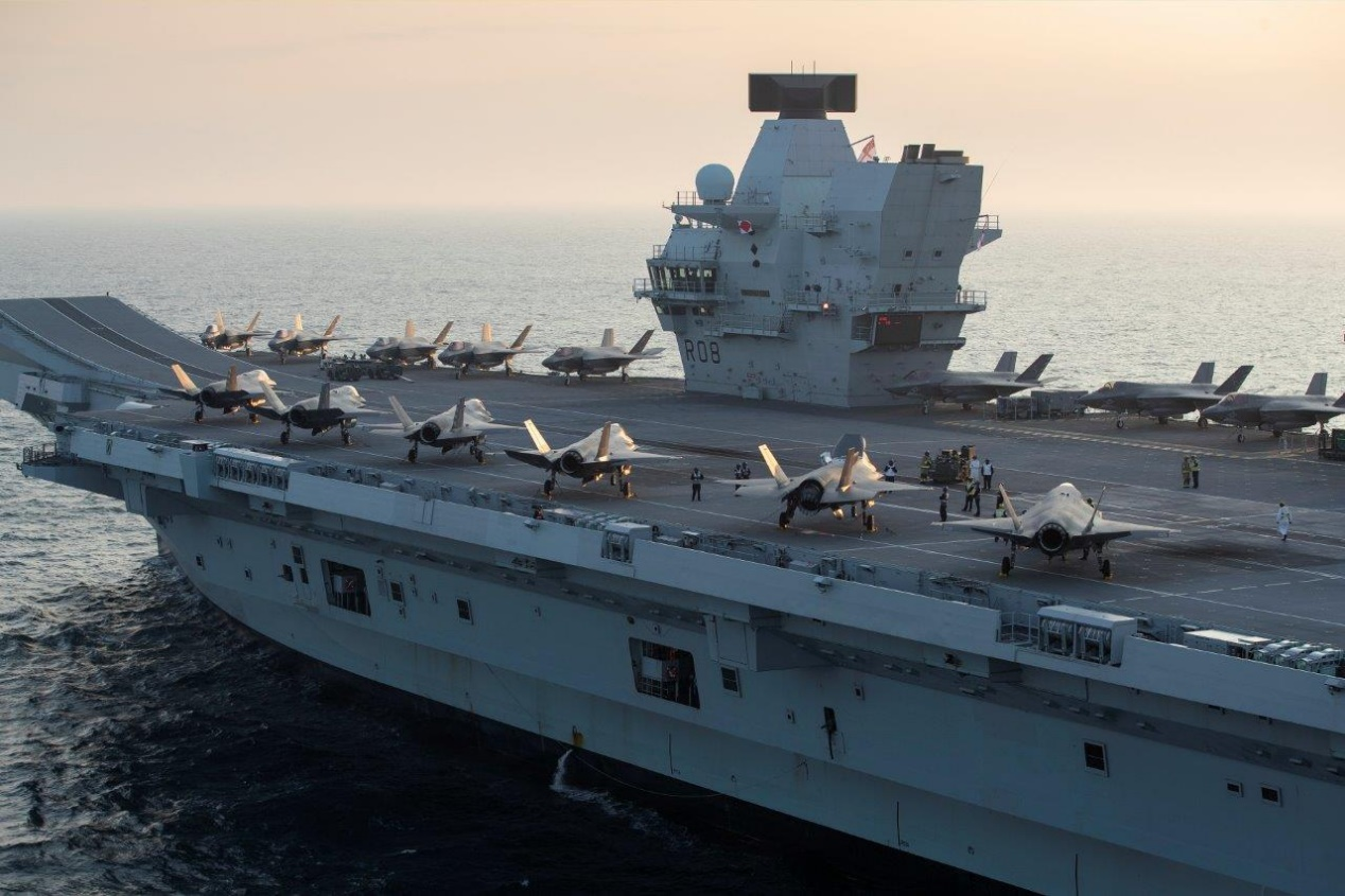 英国皇家海军“伊丽莎白女王”号航母首次成功完成海上补给（RAS）|伊丽莎白|女王|航母_新浪新闻