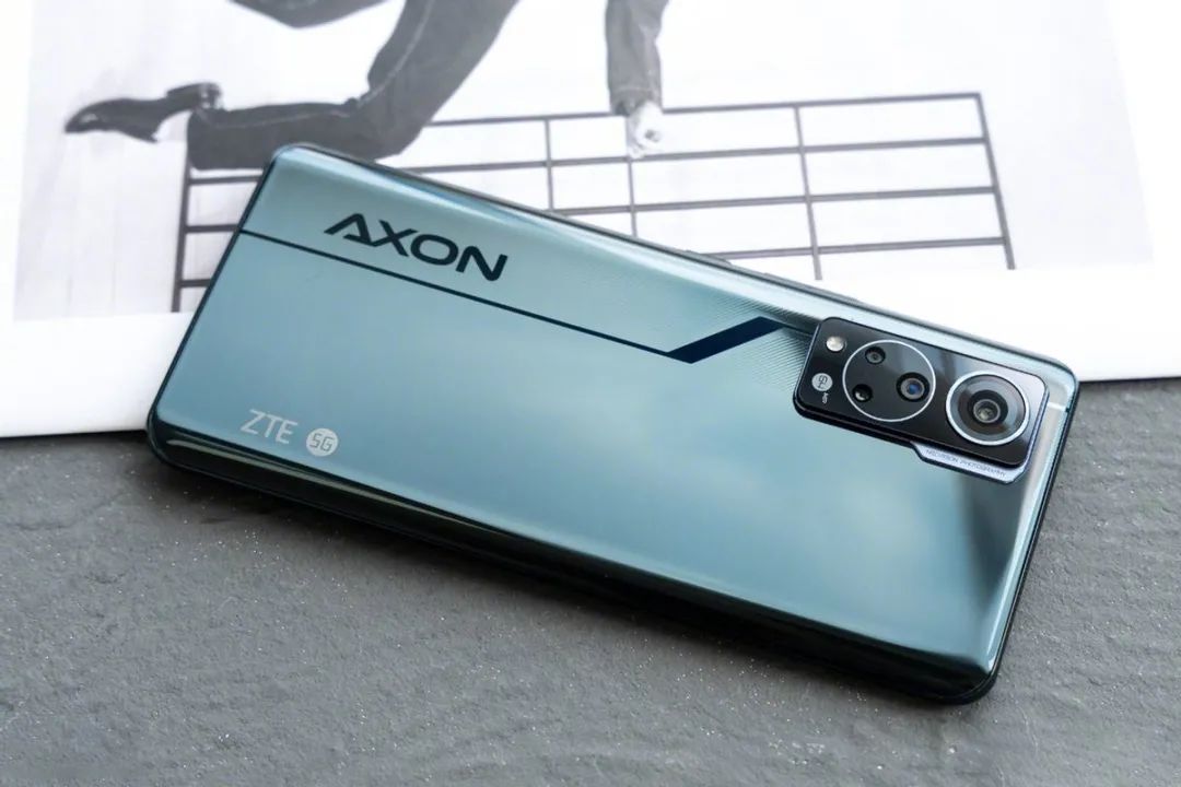 中兴axon30即将开售除了完美全面屏这个卖点更吸引人