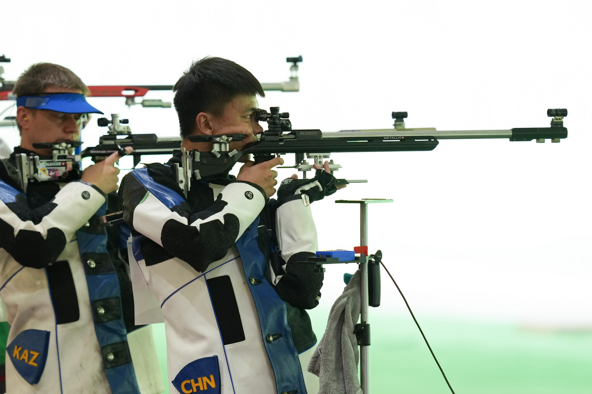 当日,在东京奥运会射击男子50米步枪三姿资格赛中,中国选手张常鸿