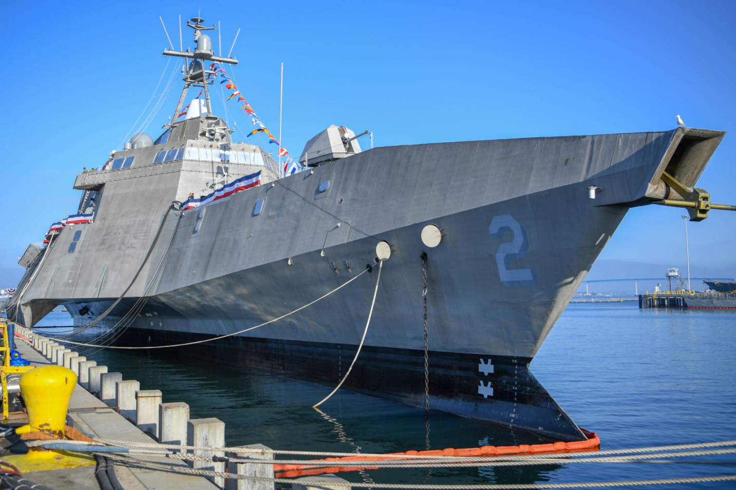 美国海军“独立”级濒海战斗舰首舰“独立”号（LCS-2） 举行退役仪式 图源：美国海军