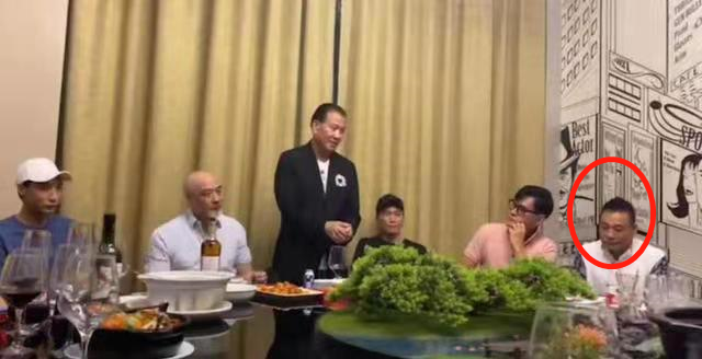万梓良被曝再拍《古惑仔》，频和香港艺人聚会，满脸皱纹显老态