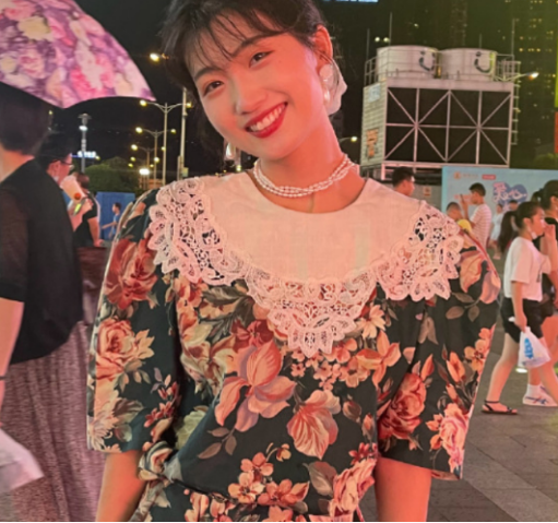 抄袭、骗粉丝钱、辱骂网友，坐拥百万粉丝的港风女神彻底翻车了