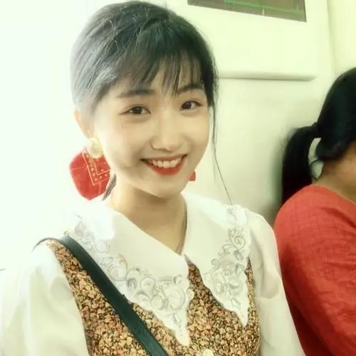 抄袭、骗粉丝钱、辱骂网友，坐拥百万粉丝的港风女神彻底翻车了