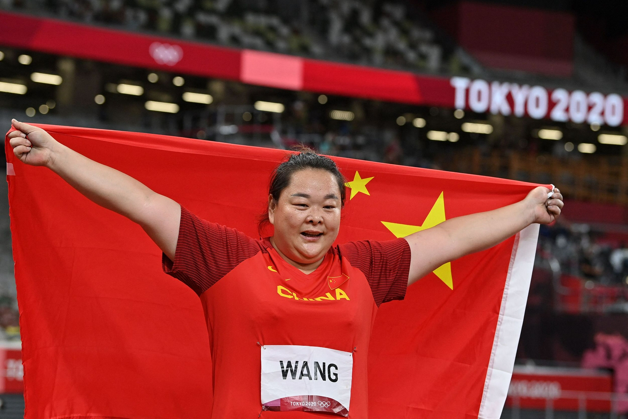 掷出77.03米,王峥夺女子链球银牌