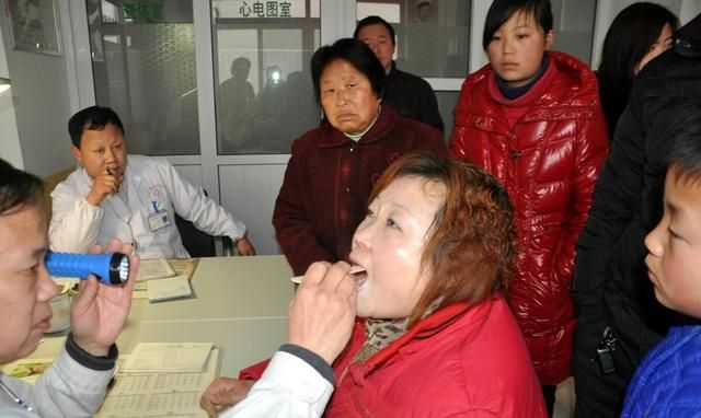 如何看待因为疫情撤职的公务员?休闲区蓝鸢梦想 - Www.slyday.coM 如何看待因为疫情撤职的公务员?休闲区蓝鸢梦想 - Www.slyday.coM