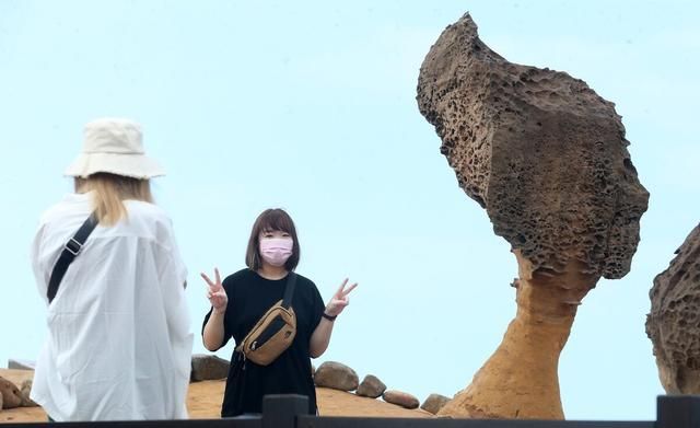 如何看待因为疫情撤职的公务员?休闲区蓝鸢梦想 - Www.slyday.coM 如何看待因为疫情撤职的公务员?休闲区蓝鸢梦想 - Www.slyday.coM