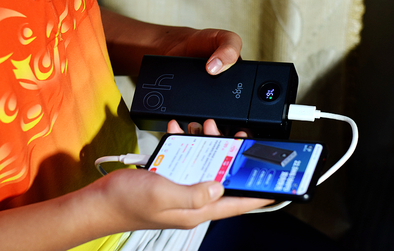 4万毫安时巨无霸充电宝犹如移动的充电站aigo移动电源快充版C40S休闲区蓝鸢梦想 - Www.slyday.coM 4万毫安时巨无霸充电宝犹如移动的充电站aigo移动电源快充版C40S休闲区蓝鸢梦想 - Www.slyday.coM