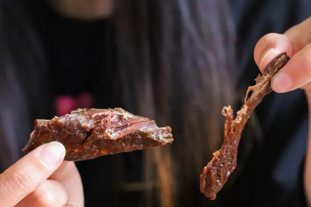 吃惊,没有一头牛能活着离开内蒙古休闲区蓝鸢梦想 - Www.slyday.coM 吃惊,没有一头牛能活着离开内蒙古休闲区蓝鸢梦想 - Www.slyday.coM