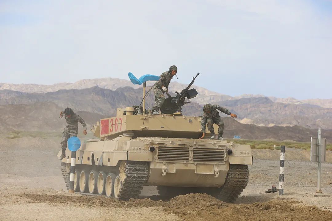 我军一个合成旅有多少坦克 9903-0dfe9378f40f39930187c772126bd306.jpg