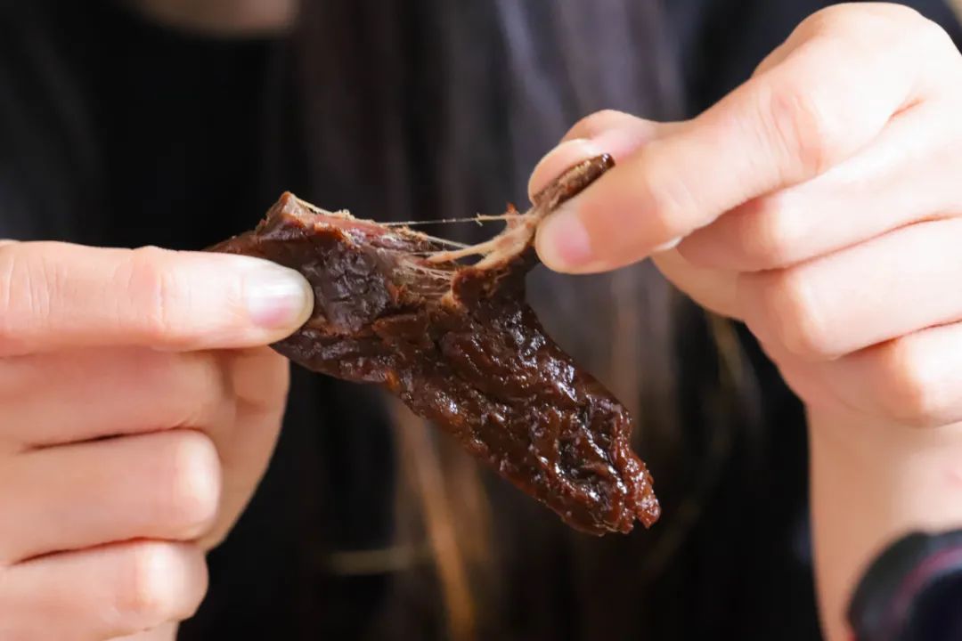 吃惊,没有一头牛能活着离开内蒙古休闲区蓝鸢梦想 - Www.slyday.coM 吃惊,没有一头牛能活着离开内蒙古休闲区蓝鸢梦想 - Www.slyday.coM