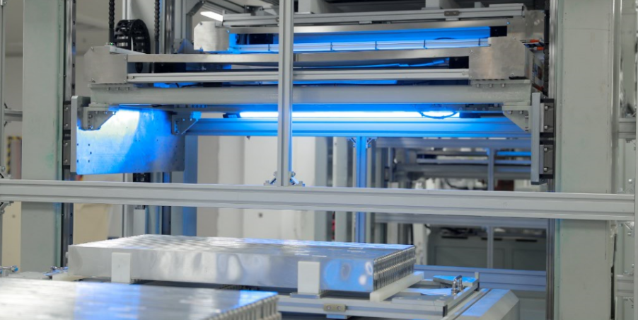 同为磷酸铁锂,刀片电池究竟特殊在哪?