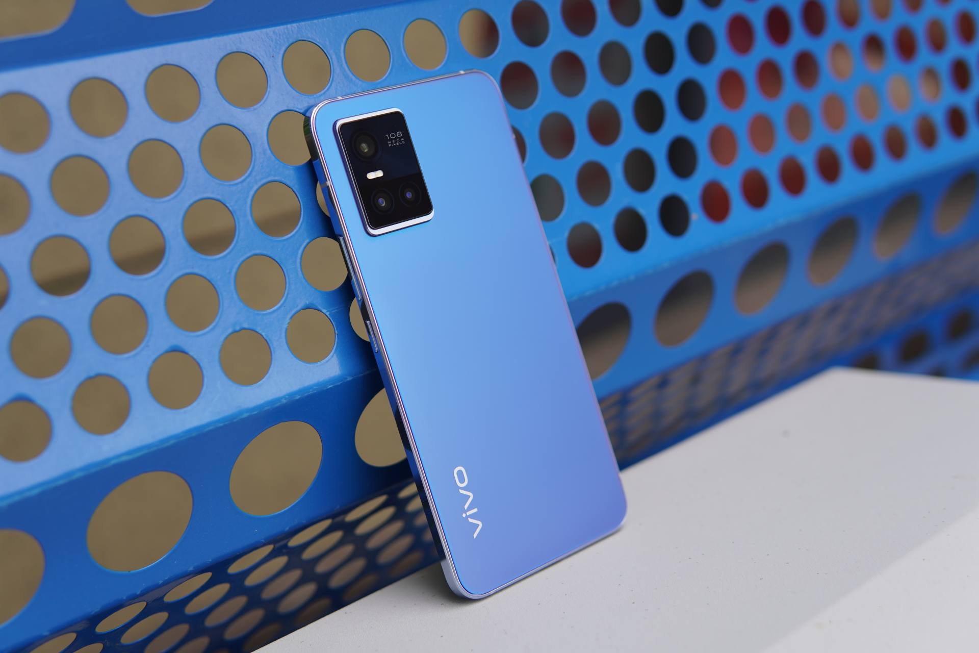 vivos10内置壁纸,vivos10主题壁纸 手机机身的配色能有多高级vivos10系列绮光焕彩展示了一番