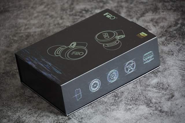 比手机惊艳的耳机 2.5D钢化玻璃与铝镁合金机身 飞傲FD3究竟怎样休闲区蓝鸢梦想 - Www.slyday.coM 比手机惊艳的耳机 2.5D钢化玻璃与铝镁合金机身 飞傲FD3究竟怎样休闲区蓝鸢梦想 - Www.slyday.coM